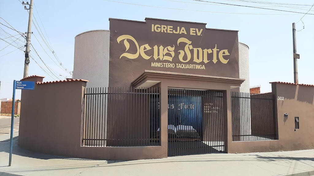 Fachada de Comunidade Protestante Deus Forte