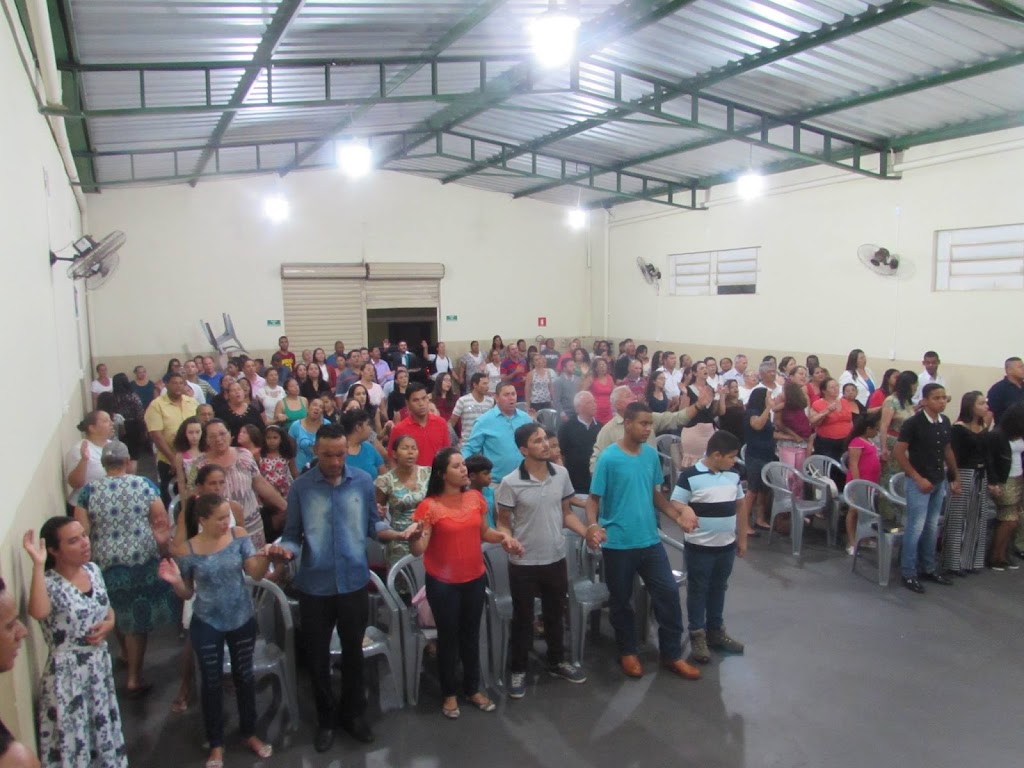 Fachada de Igreja Pentecostal Do Reino De Deus. Ministério Serrana