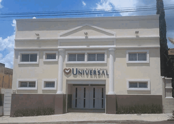 Fachada de Igreja Universal