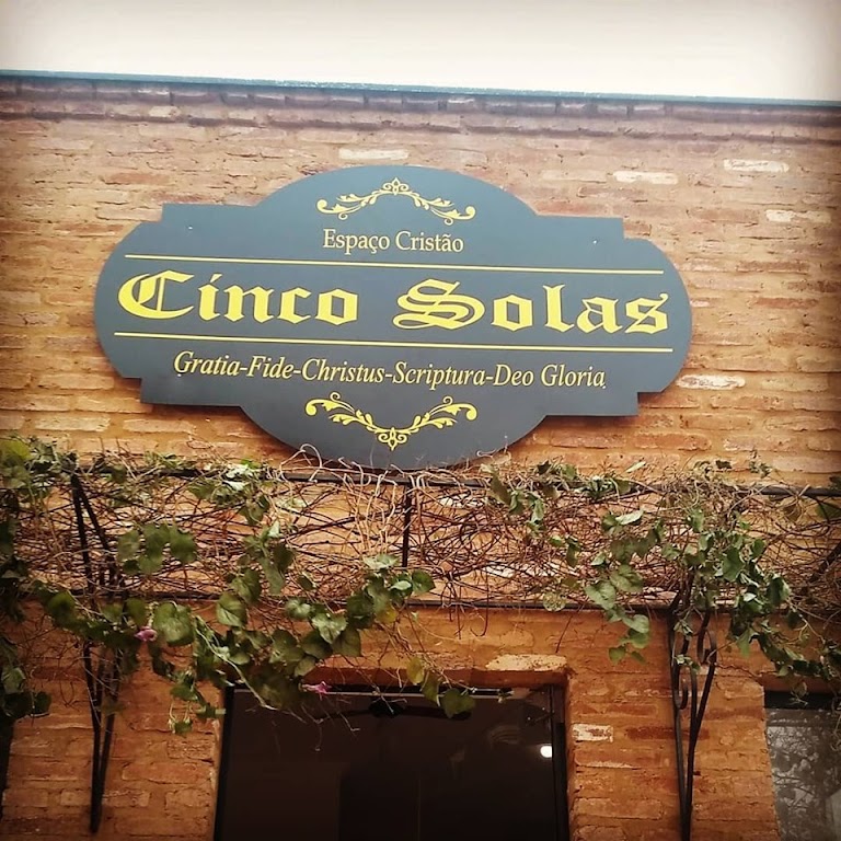 Fachada de Cinco Solas espaço cristão