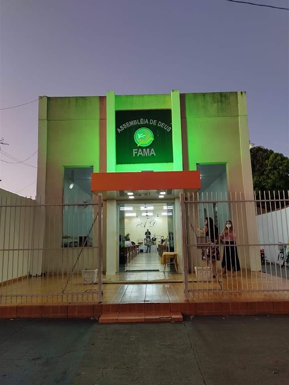 Fachada de Assembléia de Deus Ministério Fama Guaira - SP