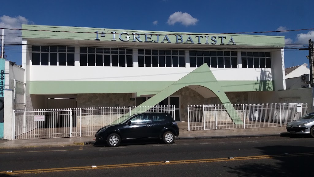 Fachada de Primeira Igreja Batista em Votuporanga