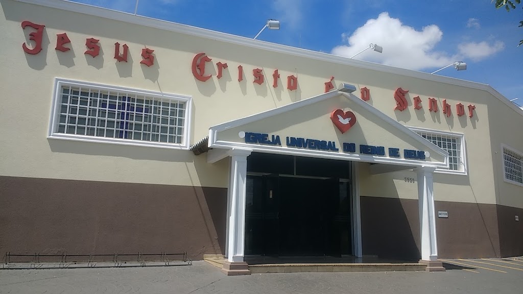 Fachada de IGREJA UNIVERSAL DO REINO DE DEUS