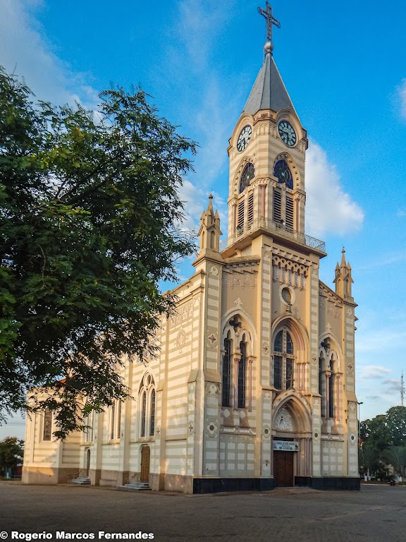 Fachada de Paróquia São Pedro Apóstolo