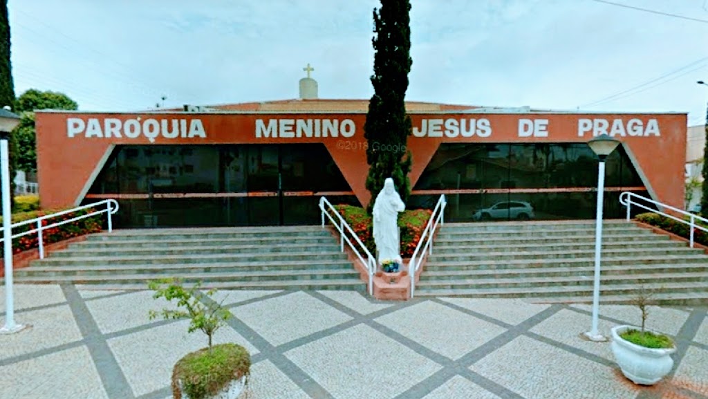 Fachada de Paróquia Menino Jesus de Praga