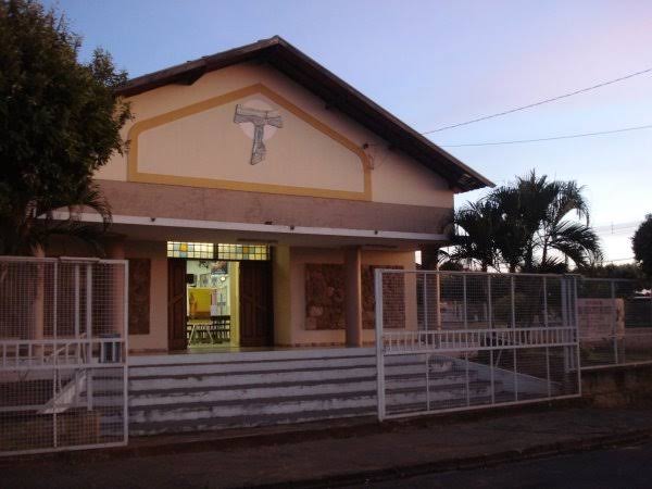 Fachada de Paróquia São Francisco De Assis - Lins
