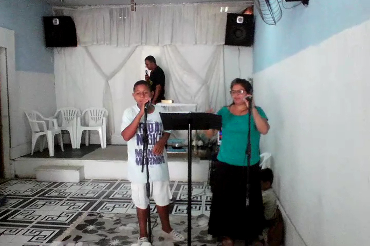 Fachada de Igreja Fogo E Avivamento