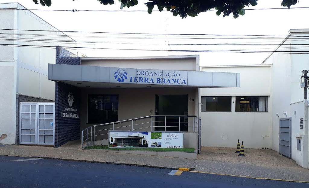 Fachada de Centro Velatório Terra Branca