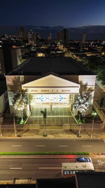 Fachada de Igreja Universal ( Catedral Bauru )