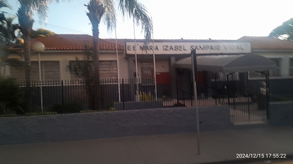 Fachada de E.E. Maria Izabel Sampaio Vidal