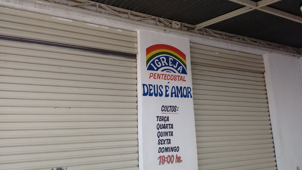 Fachada de Igreja Pentecostal Deus é Amor