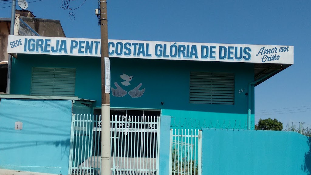 Fachada de Sede Igreja Pentecostal Glória de Deus Amor em Cristo