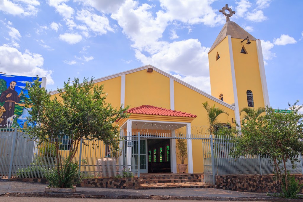 Fachada de PARÓQUIA SÃO FRANCISCO DE ASSIS