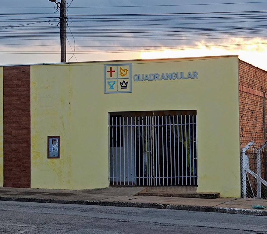 Fachada de Igreja Quadrangular