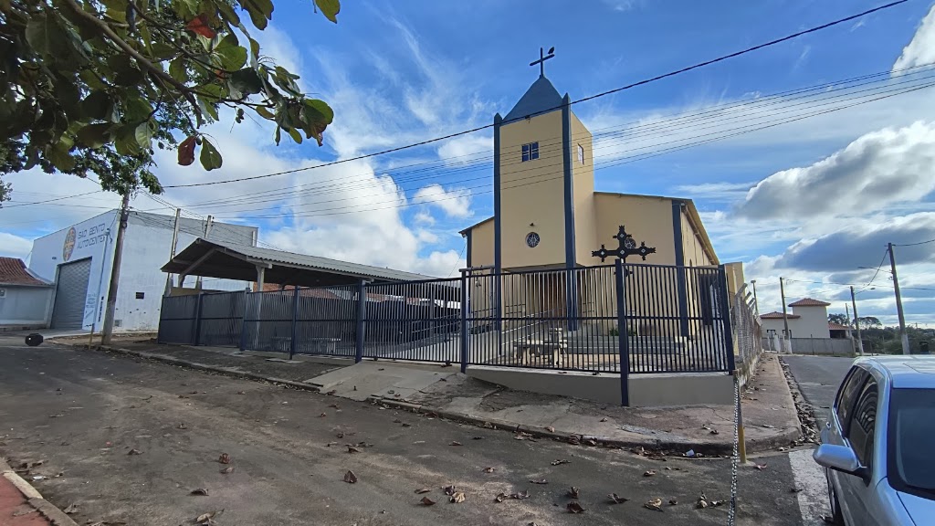 Fachada de Paróquia Nossa Senhora Aparecida- Gramadão
