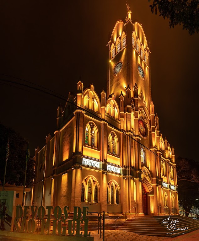 Fachada de Basílica Santuário São Miguel Arcanjo
