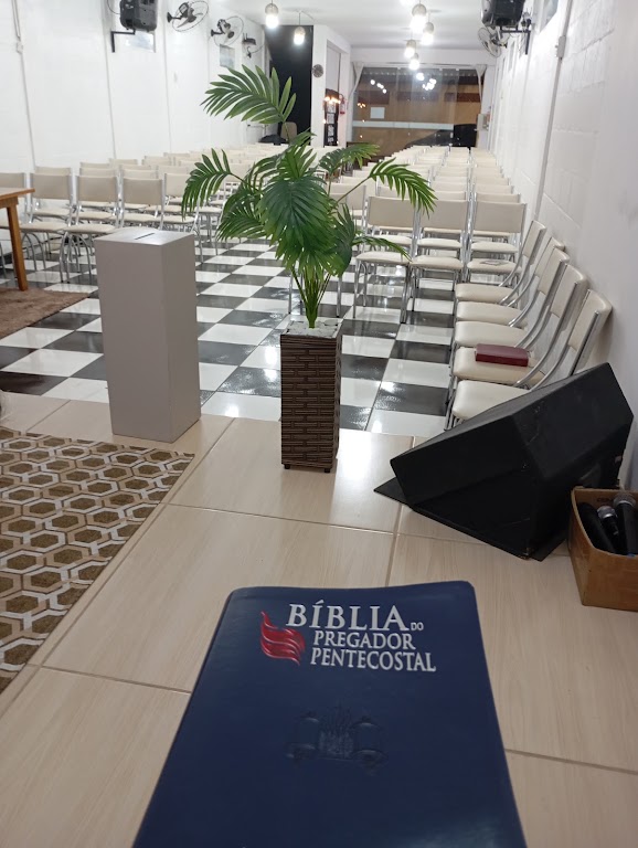 Fachada de Igreja Unindo para Adorar