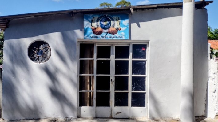 Fachada de Igreja Pentecostal Salvador é Jesus