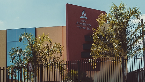 Fachada de Igreja Adventista do Sétimo Dia