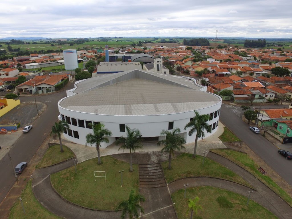 Fachada de Paróquia São Benedito e Santa Teresinha
