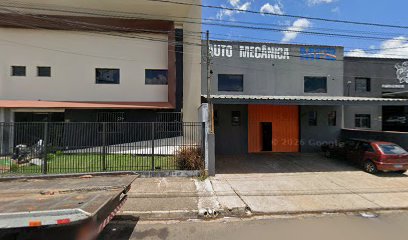 Fachada de Quadrangular Cerquilho