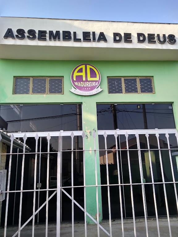 Fachada de Assembleia de Deus Madureira - Astúrias