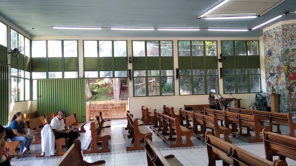 Fachada de Capela São Francisco de Assis e Santa Clara