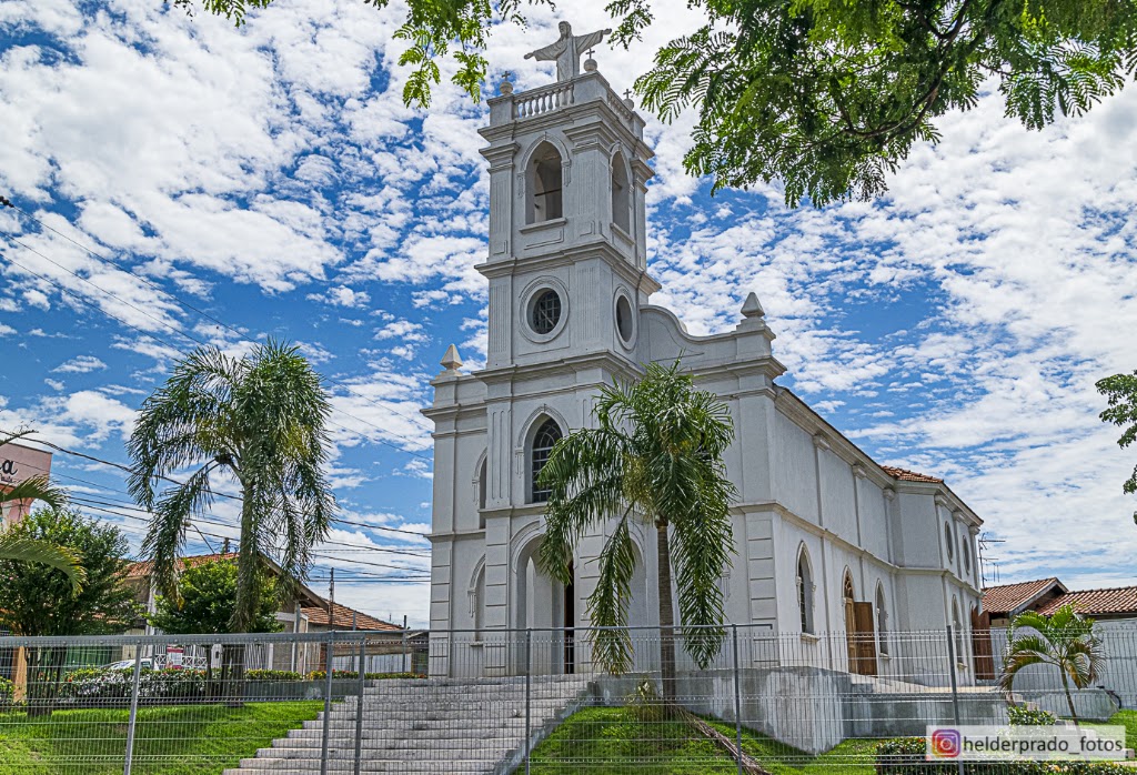 Fachada de Paróquia Santa Teresinha do Menino Jesus