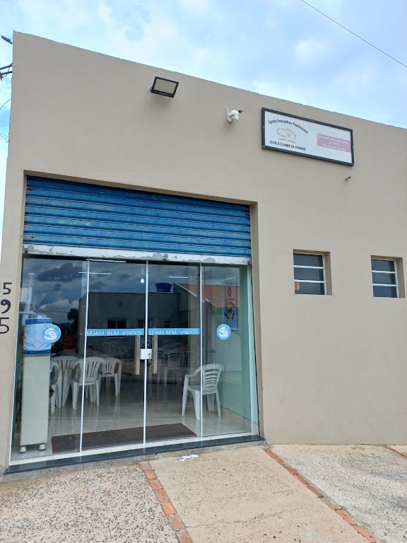 Fachada de Igreja Evangélica Pentecostal "Jesus o Clamor da Verdade"