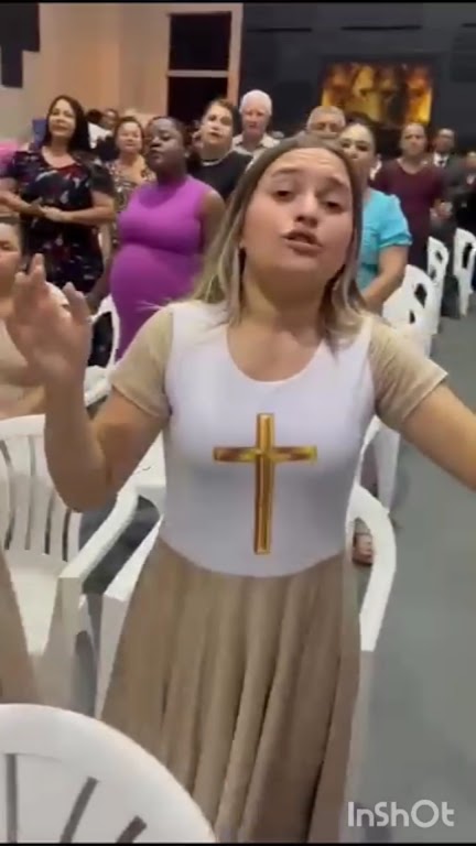 Fachada de Igreja Adoração e Adoradores
