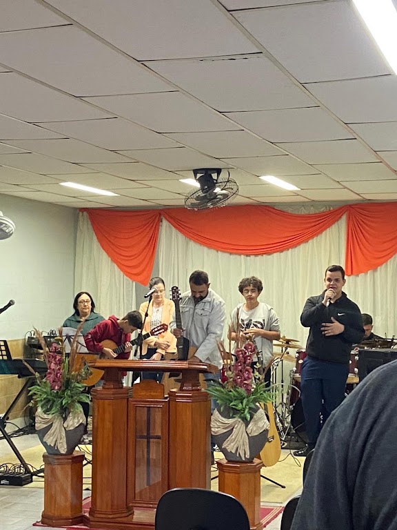 Fachada de Igreja Família Global Guarapuã - Sede Regional 014