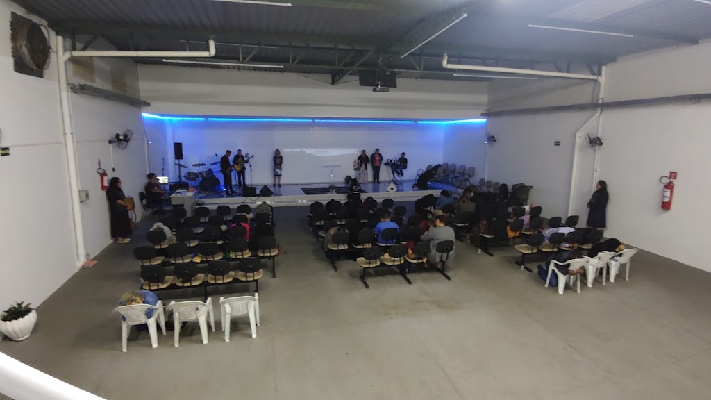 Fachada de Igreja Profetizando para Nações