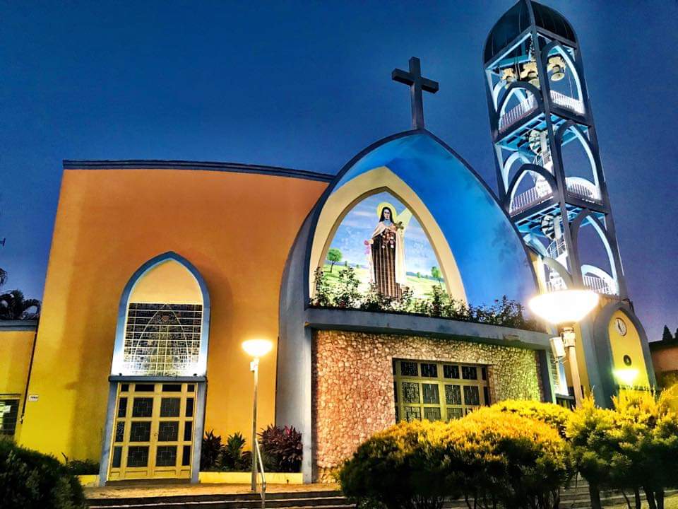 Fachada de Paróquia Santa Teresinha do Menino Jesus