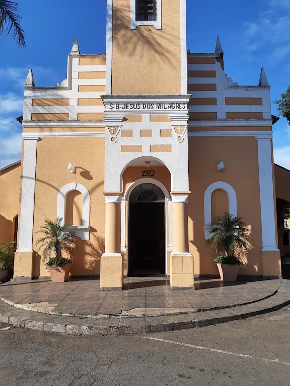 Fachada de Igreja Bom Jesus dos Milagres