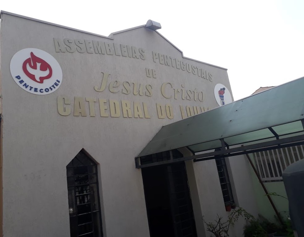 Fachada de Assembléias Pentecostais de Jesus Cristo *Cátedra do Louvor* Jardim Eulina