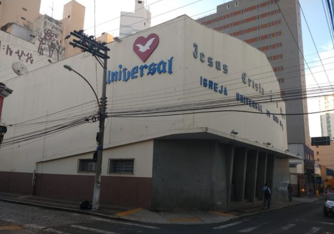 Fachada de Igreja Universal
