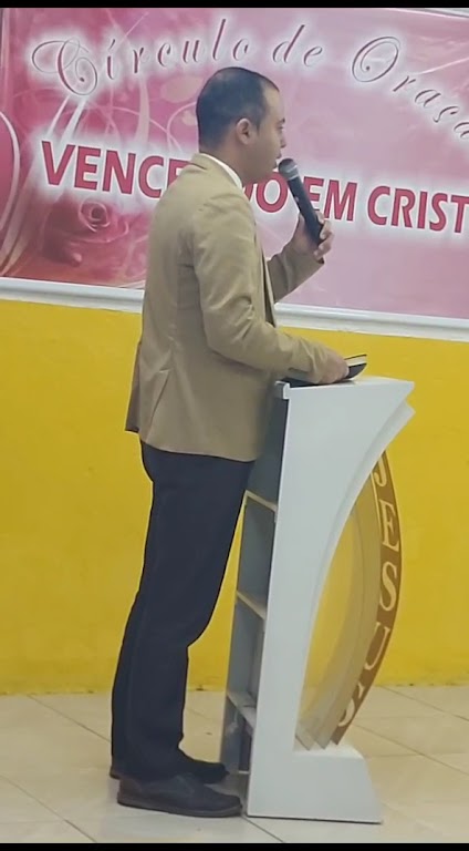 Fachada de Igreja pentecostal o grandão da Galileia