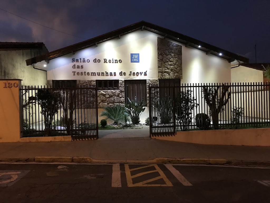 Fachada de Salão Do Reino Das Testemunhas De Jeová