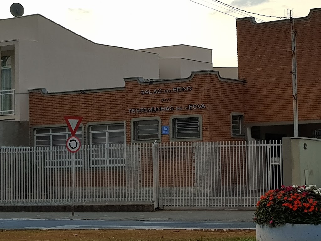 Fachada de Salão Do Reino Das Testemunhas De Jeová