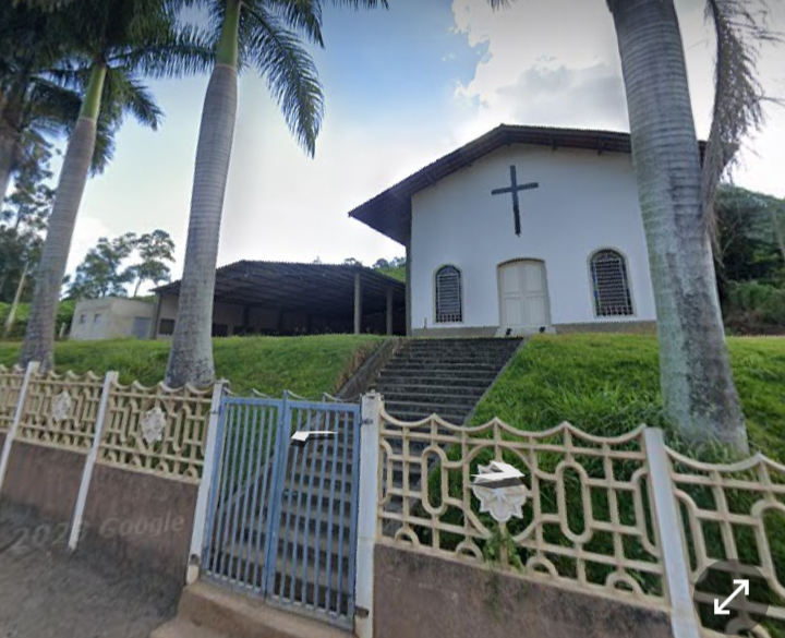 Fachada de Capela Santa Cruz do Bairro dos Pereiras