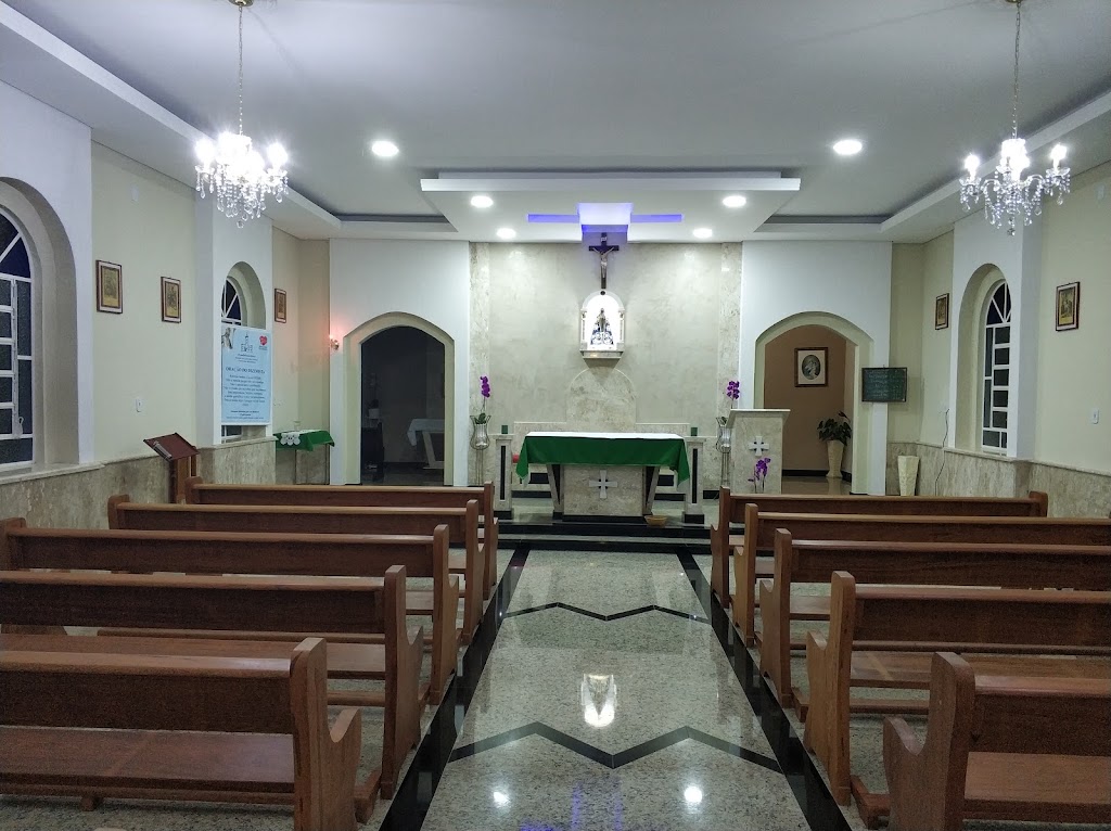 Fachada de Igreja Católica dos Vieira