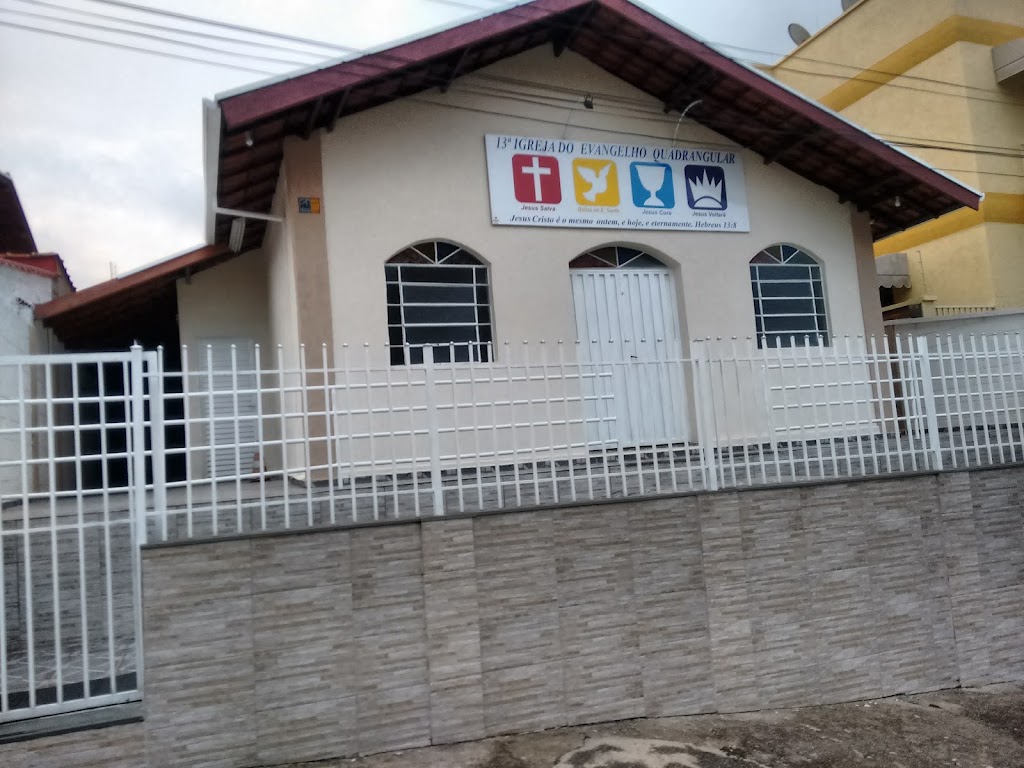 Fachada de Igreja Quadrangular