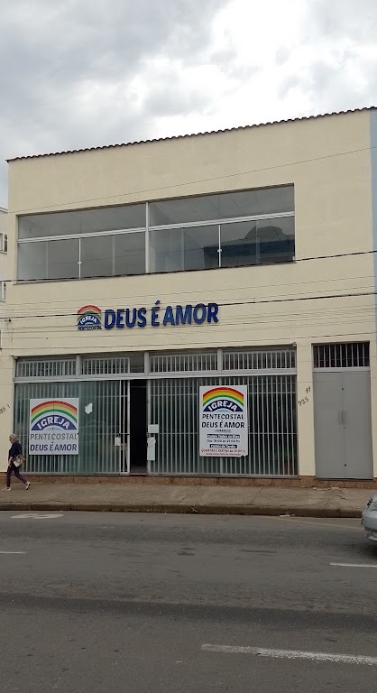 Fachada de Igreja Pentecostal Deus é Amor