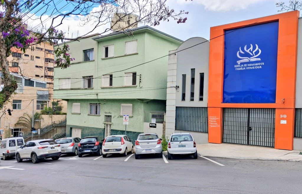 Fachada de Igreja do Nazareno Família Vitoriosa