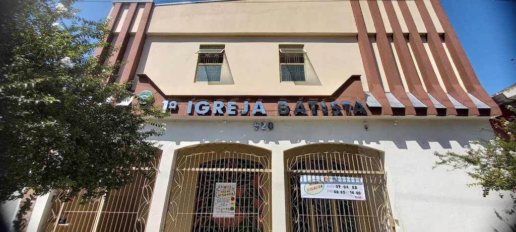 Fachada de Primeira Igreja Batista em Caçapava