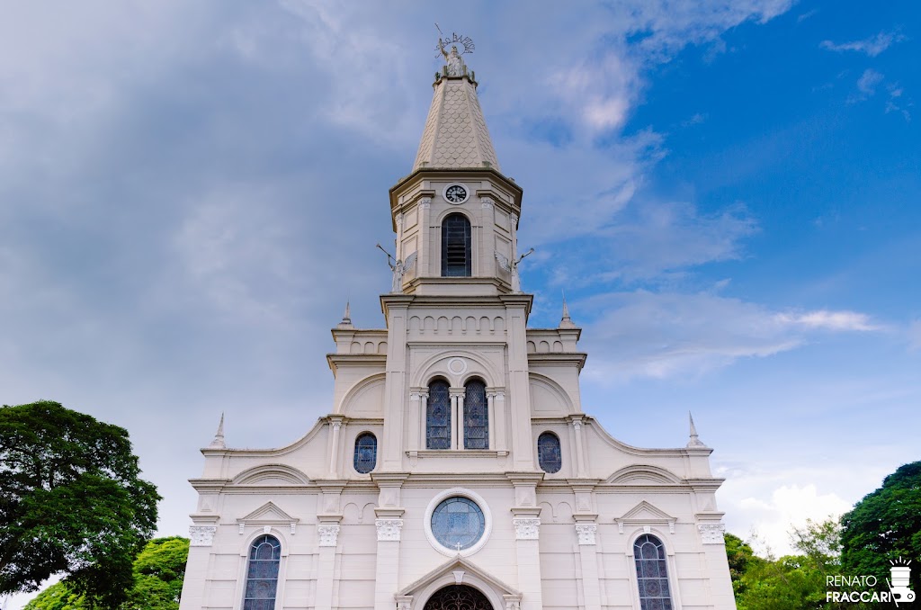 Fachada de Igreja Matriz São João Batista - Paróquia Nossa Senhora d´Ajuda