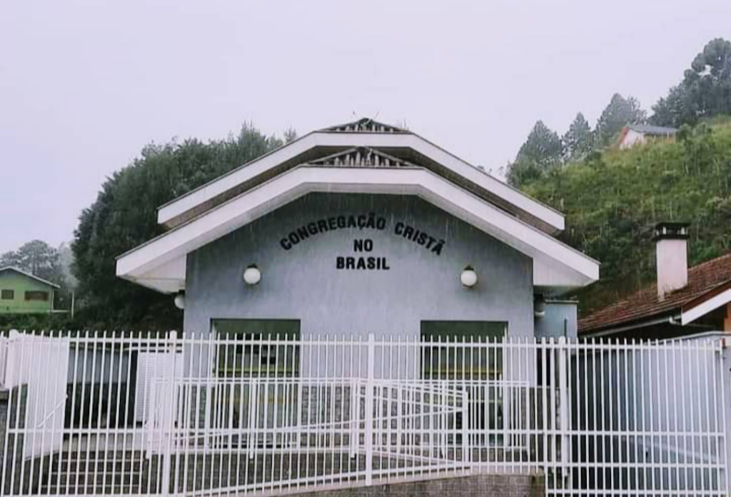 Fachada de Congregação Cristã no Brasil - CCB Floresta Negra