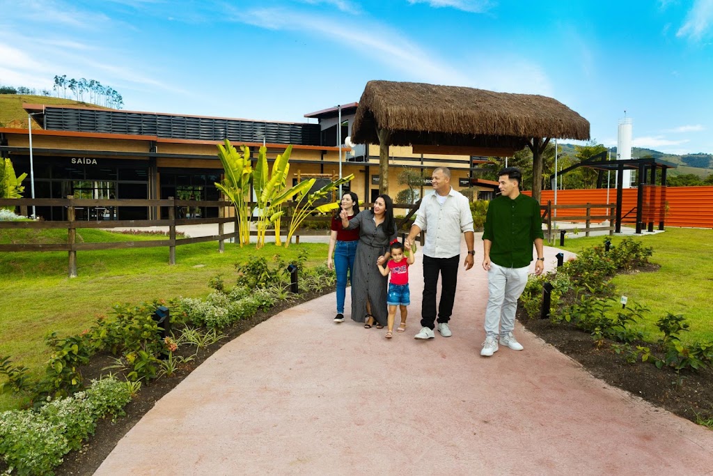 Fachada de Parque Três Pescadores