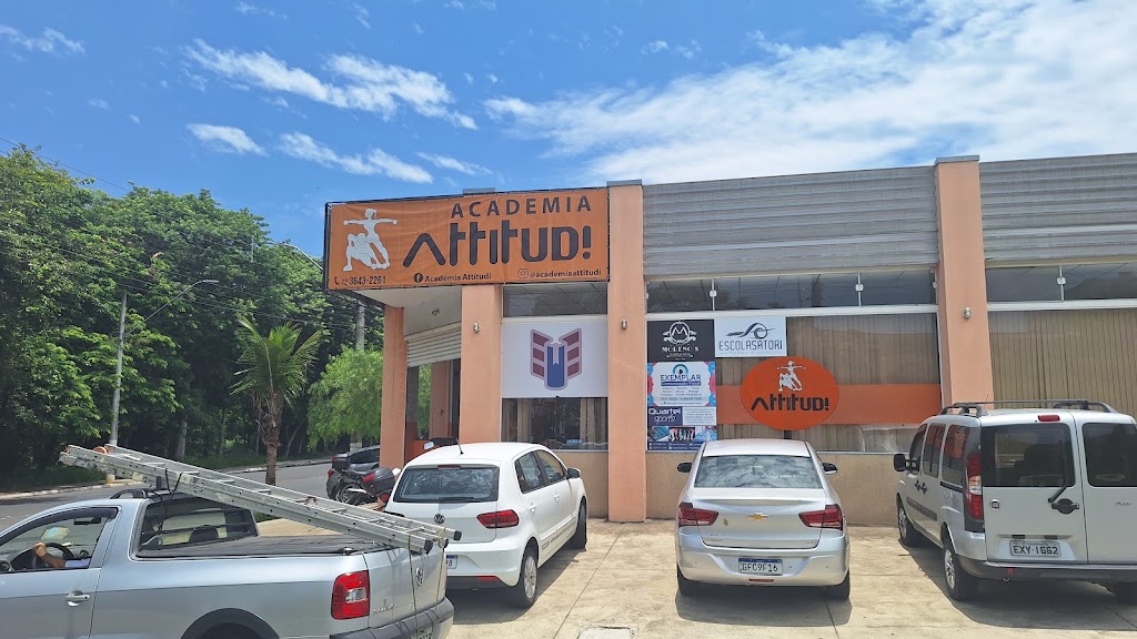 Fachada de Academia Attitudi Pinda