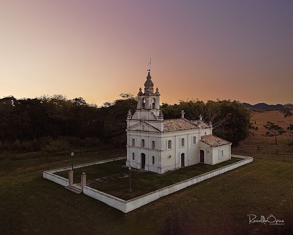 Fachada de Capela Santa Rita - Fazenda Santa Helena